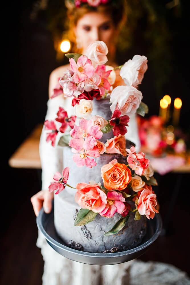 tort ślubny, boho, rustykalny, kwiaty na tort, dekoracja tortu ślubnego, wedding cake
